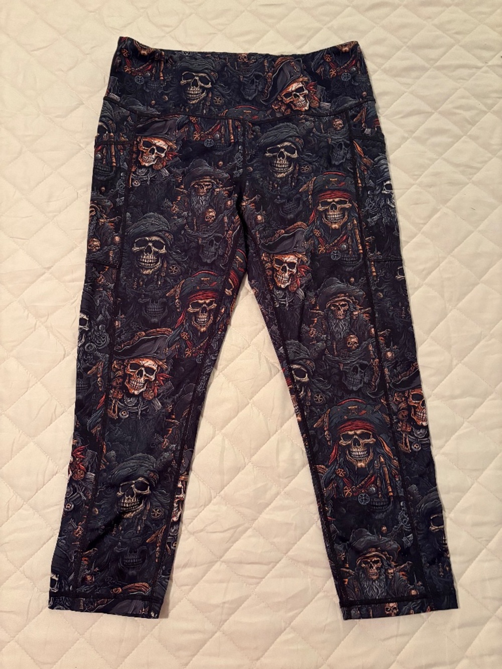 CVG Pirate Capri Leggings Medium